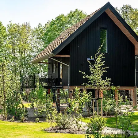 Villa Met Hottub&sauna | 4 Personen Wekerom