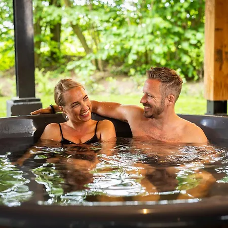Mit Hottub&sauna | 4 Personen * Wekerom