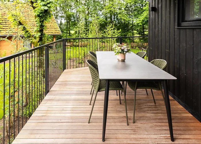 Met Hottub&sauna | 4 Personen Villa Wekerom