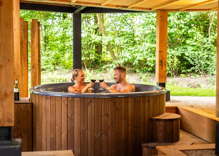 Met Hottub&sauna | 4 Personen Villa *