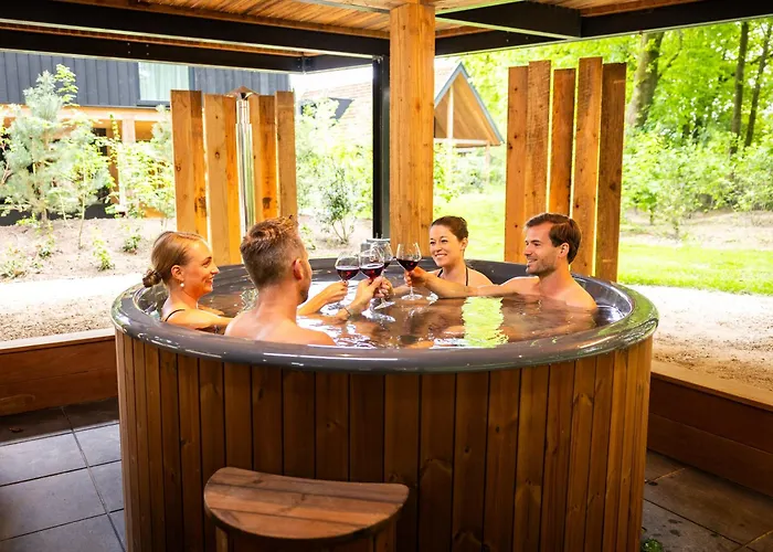 Met Hottub&sauna | 4 Personen Villa Wekerom