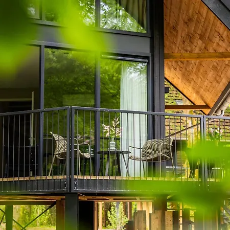 Met Hottub & Sauna | 4 Personen - Valley Villa Wekerom